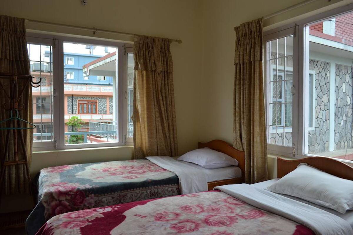 In-room safe, desk, soundproofing, WiFi (free)
