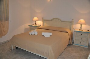 House, 2 Bedrooms | 2 bedrooms, cribs/infant beds, WiFi - Villa Walter C (Budoni)