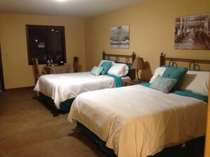 Habitación estándar, 2 camas Queen size, para no fumadores | Wifi gratis y ropa de cama