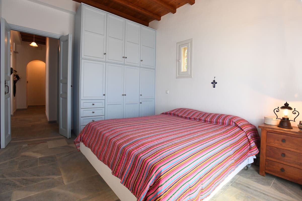Villa, 2 Bedrooms (Tinos Sky View 1) | 2 bedrooms, iron/ironing board, free cribs/infant beds, free WiFi