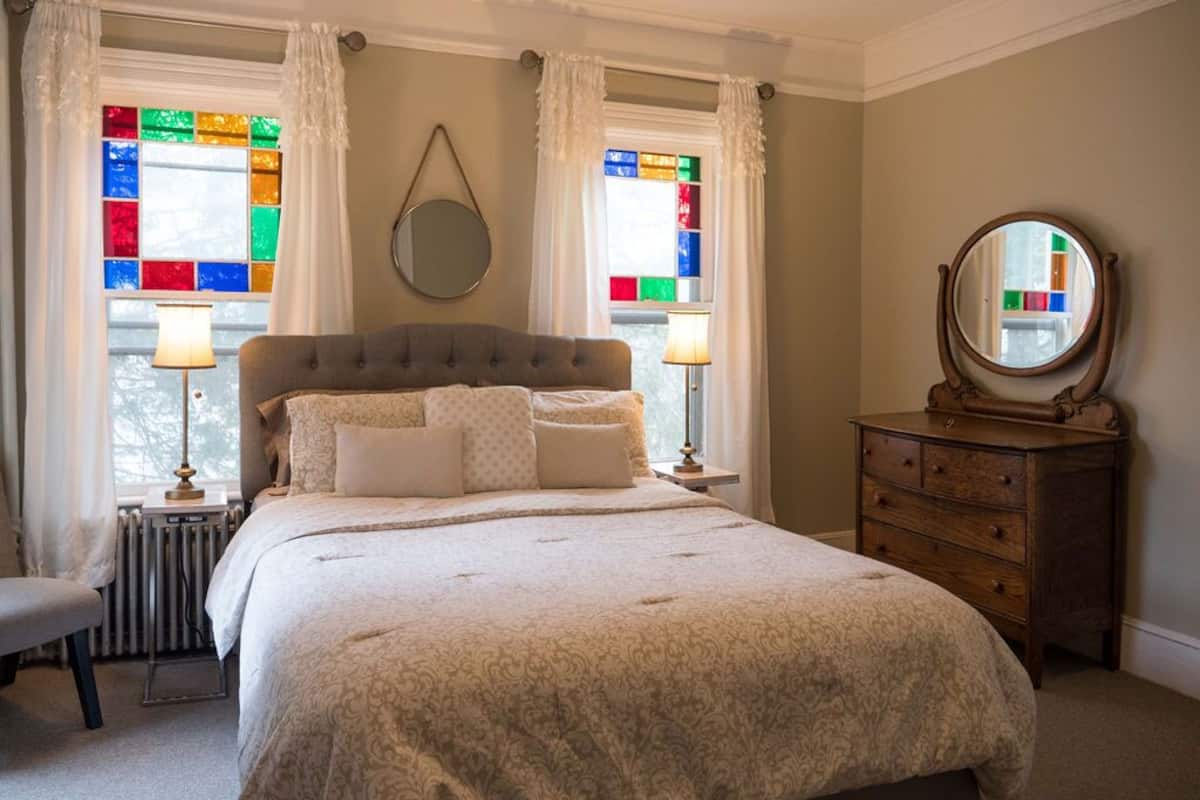 Esopus Room,  2nd Floor, 1 Queen Bed, 1 Daybed, and 1 Trundle Bed, Non Smoking, Private Bathroom | Wifi gratis, decoración personalizada y muebles diferentes 