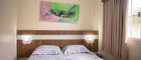 Minibar, cortinas blackout y wifi gratis