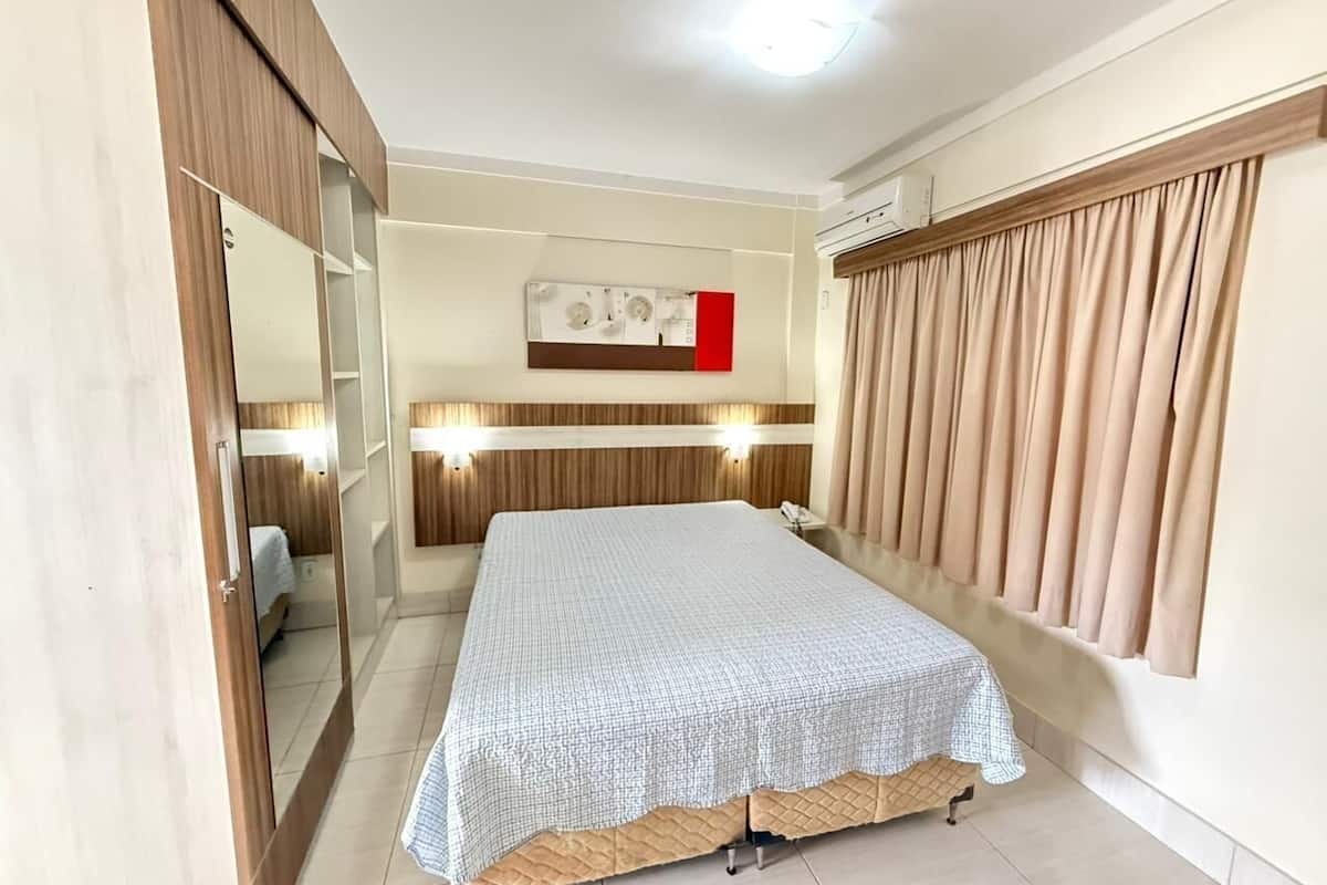 1 bedroom, minibar, blackout drapes, free WiFi