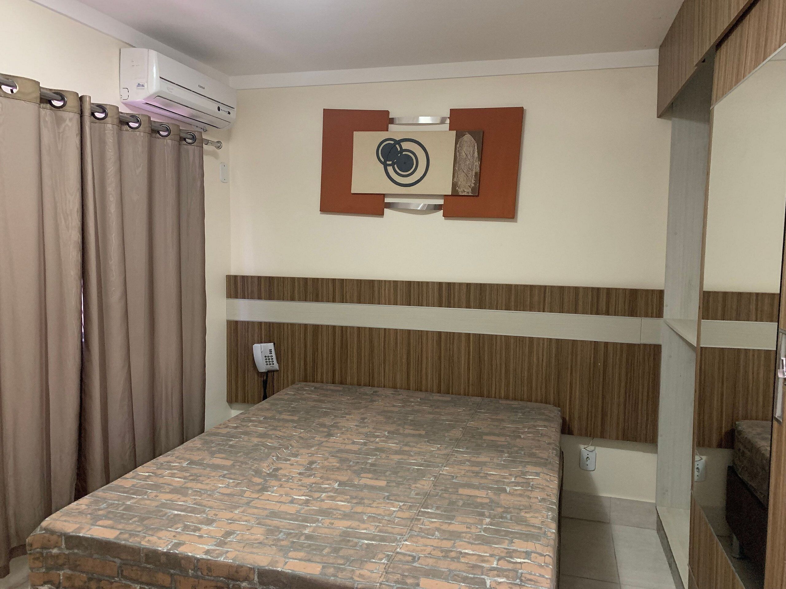 Minibar, blackout curtains, free WiFi