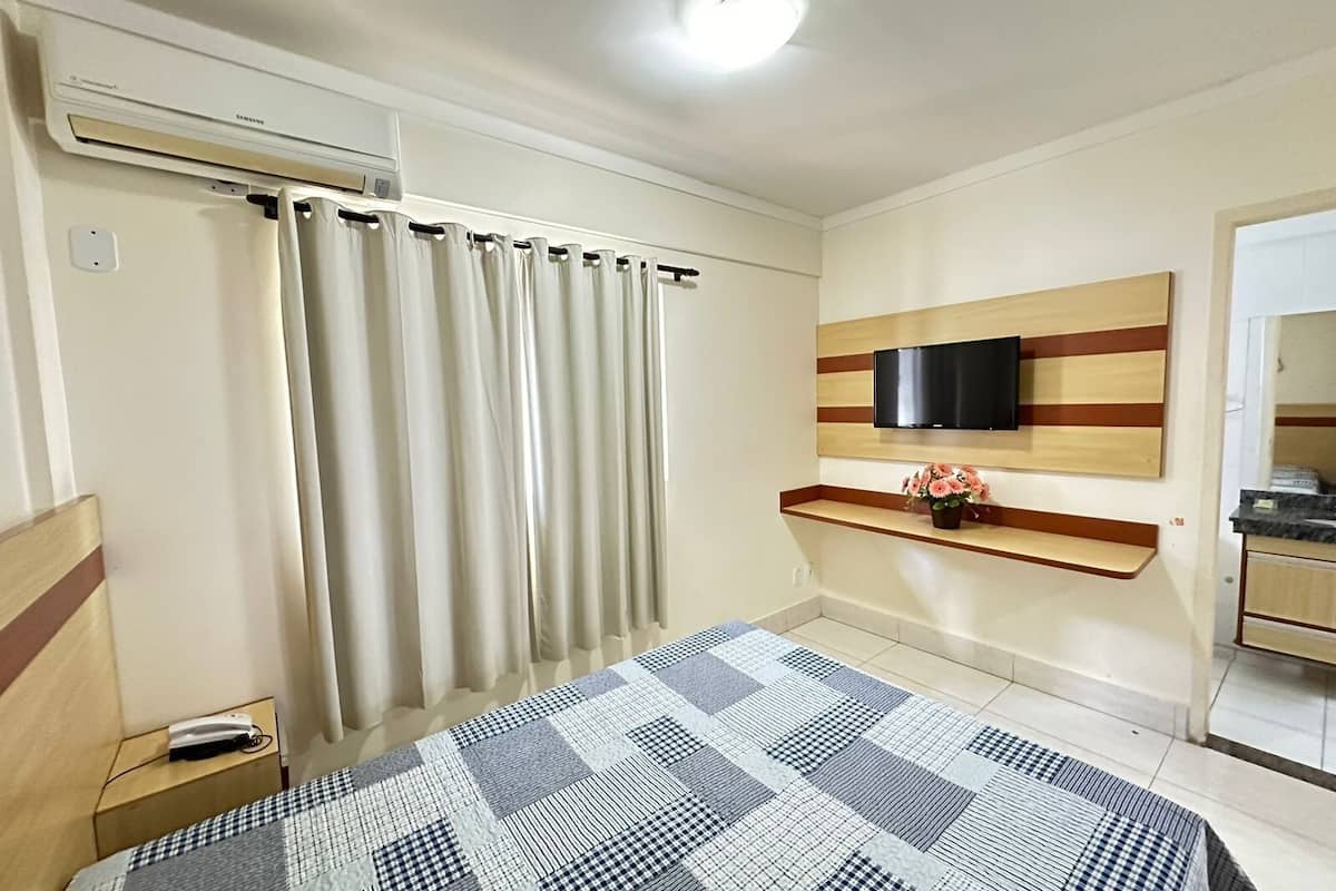 1 bedroom, minibar, blackout drapes, free WiFi