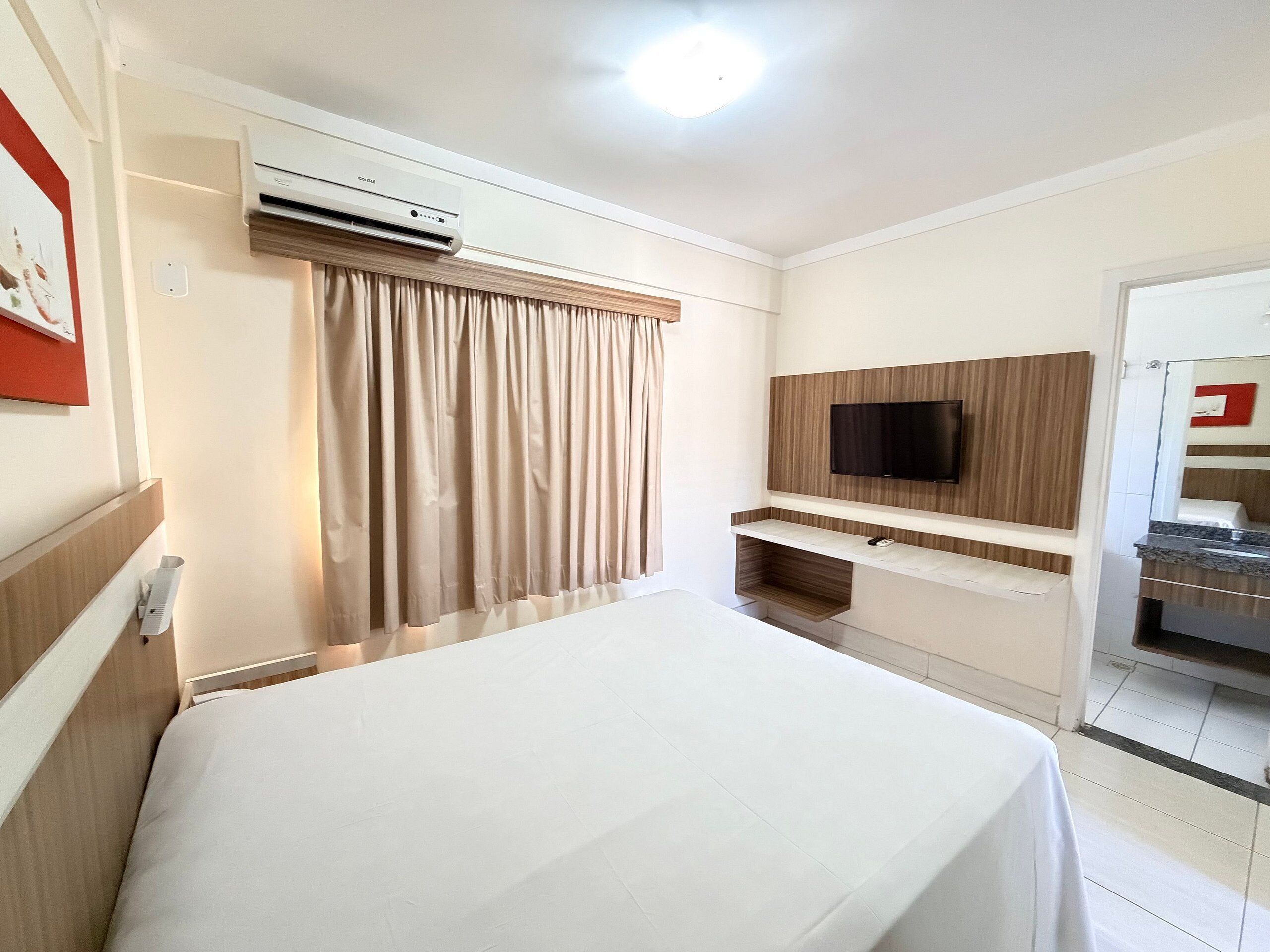 Apartment | Minibar, blackout curtains, free WiFi