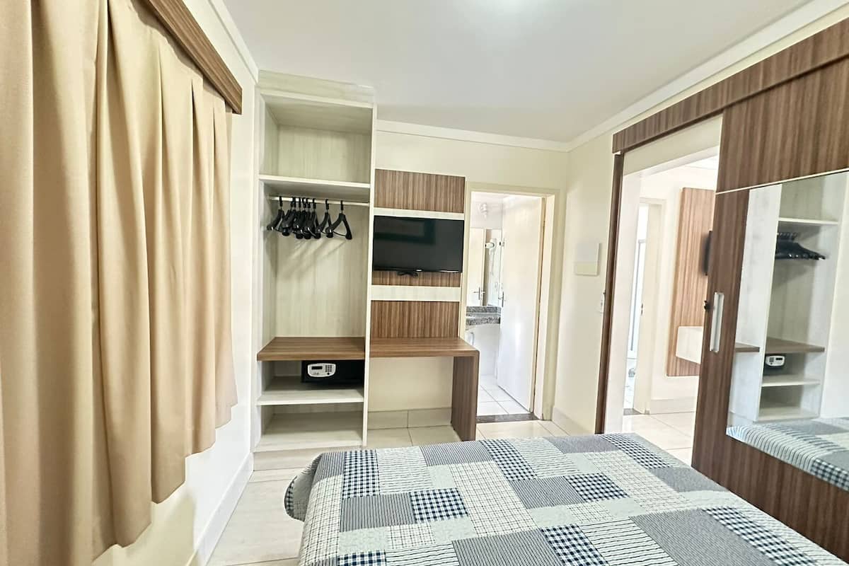 1 bedroom, minibar, blackout drapes, free WiFi