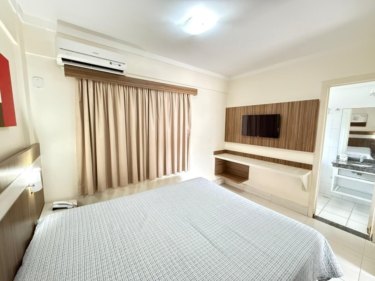 APTO 96 | Minibar, tirai kedap cahaya, dan Wi-Fi gratis