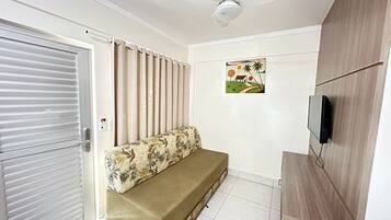 Departamento | Área de sala de estar | Televisión LCD de 32 pulgadas con canales por cable y televisión