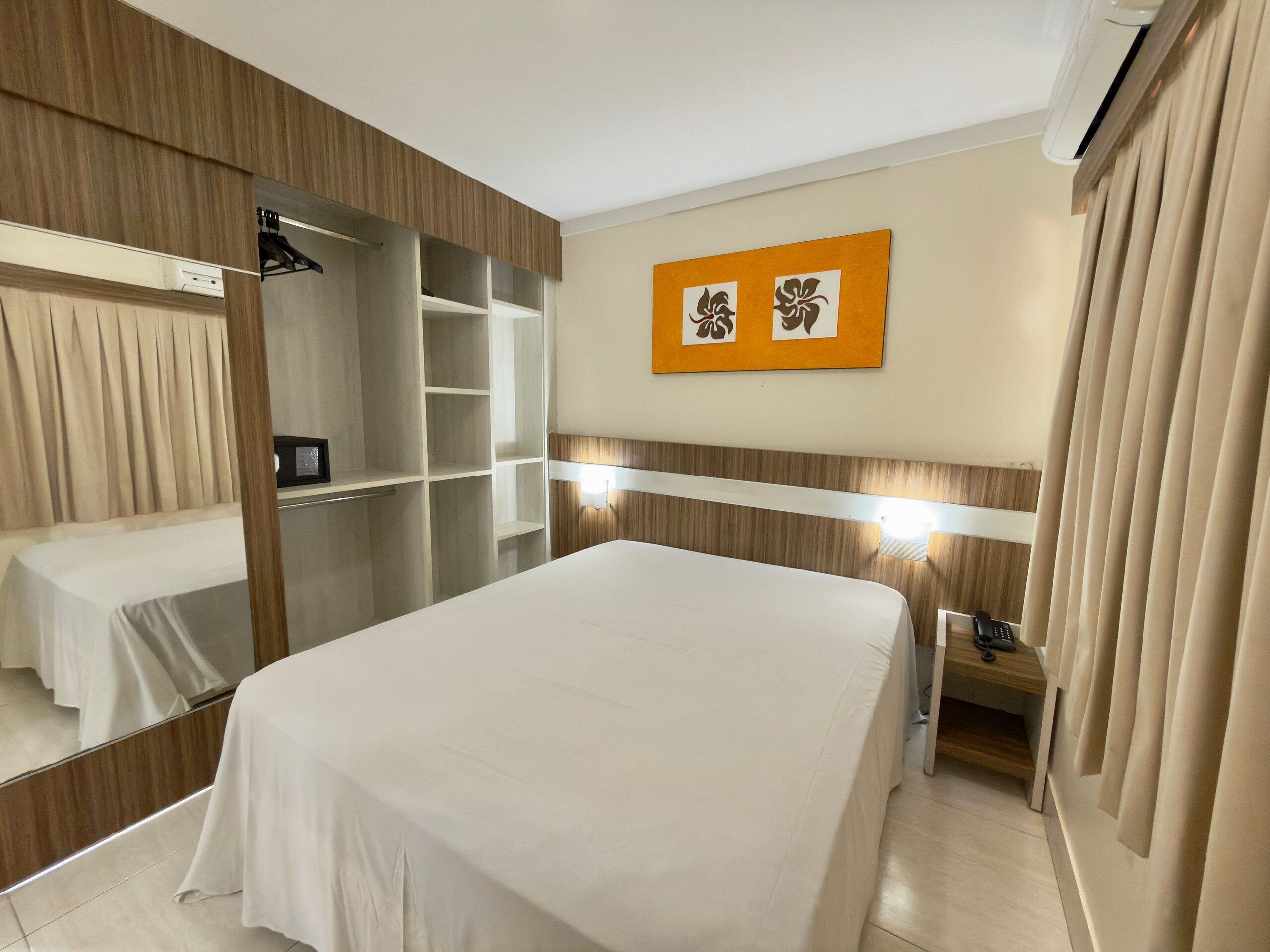 Apartment | Minibar, blackout drapes, free WiFi