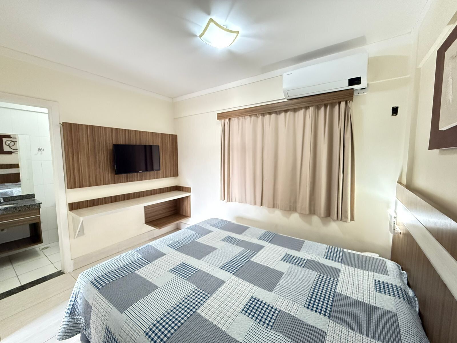 Apartamento | Minibar, cortinas opacas, wifi gratis