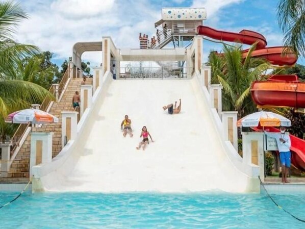 15 outdoor pools