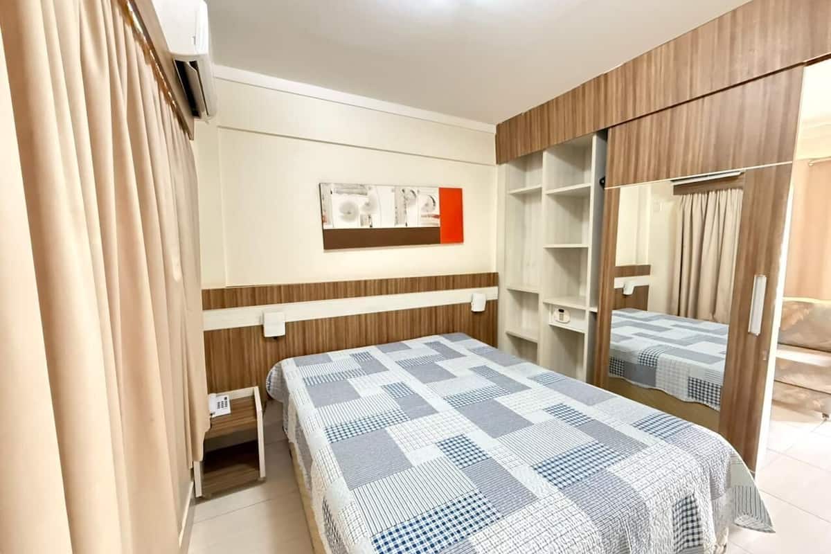 1 bedroom, minibar, blackout drapes, free WiFi