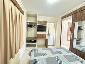 APTO 09 | 迷你吧、遮光布/窗簾、免費無線上網