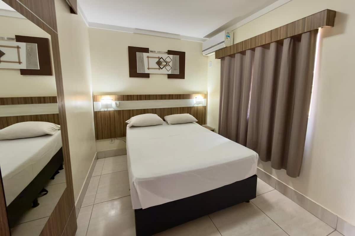 APTO 213-215 | Minibar, tirai kedap cahaya, dan Wi-Fi gratis