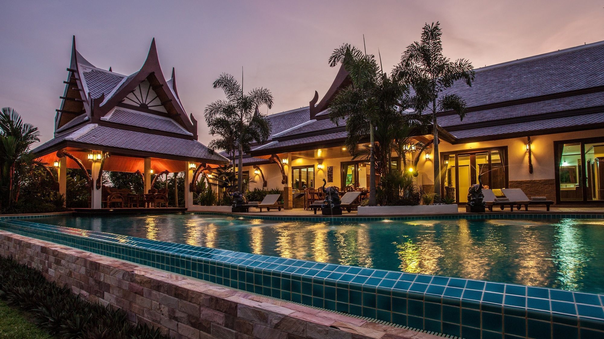 2 outdoor pools, pool umbrellas, pool loungers