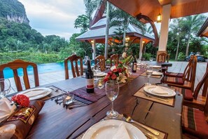 Tempat makan outdoor