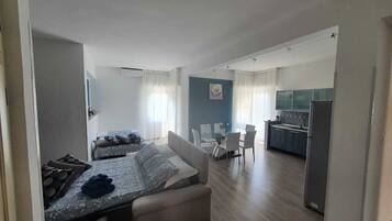 Frette Italian sheets, premium bedding, down duvets, in-room safe