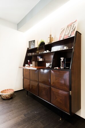 Interior entrance - Arnobio Florence Suites (Florence)