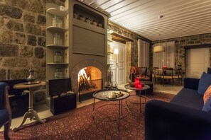 Bar lounge