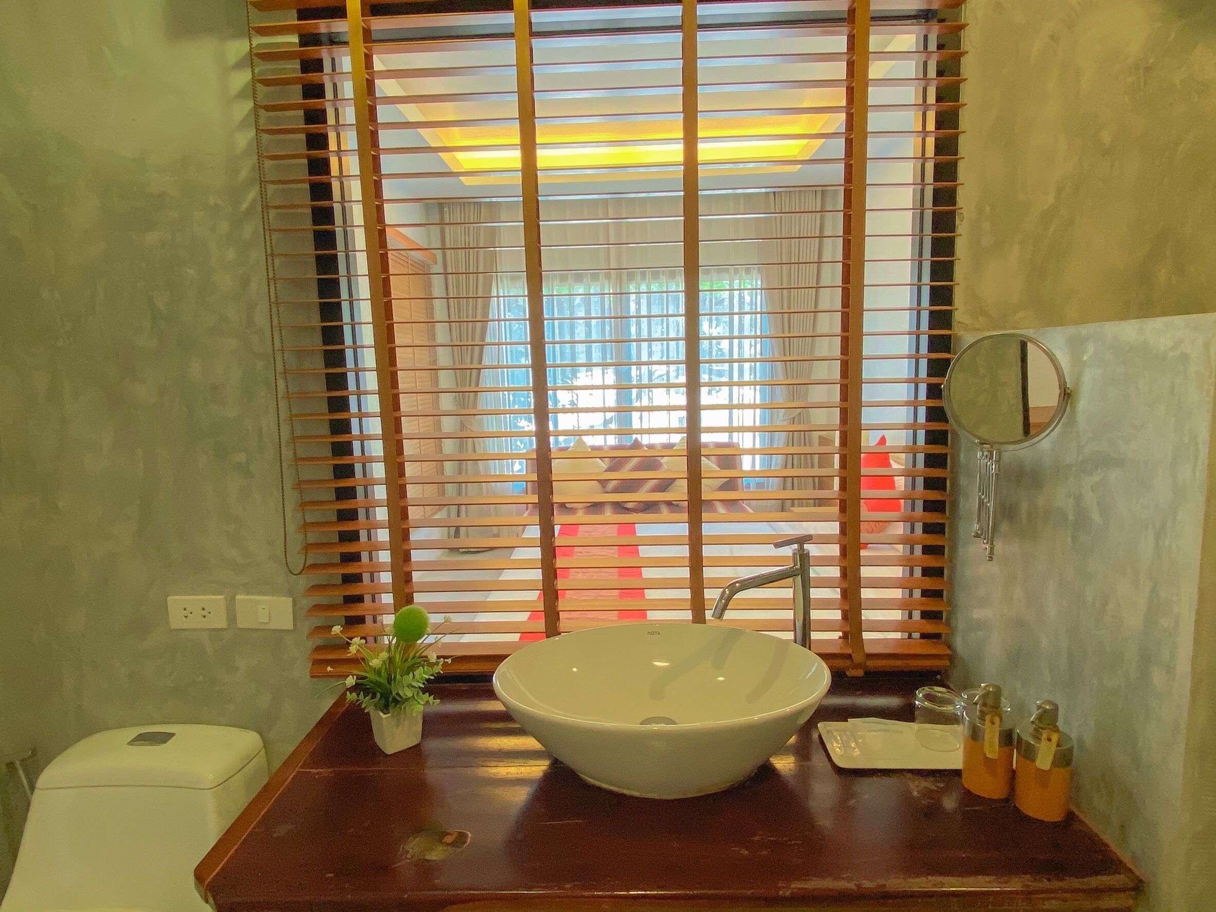 superior room, 1 double bed | bathroom | shower, free toiletries, hair dryer, towels