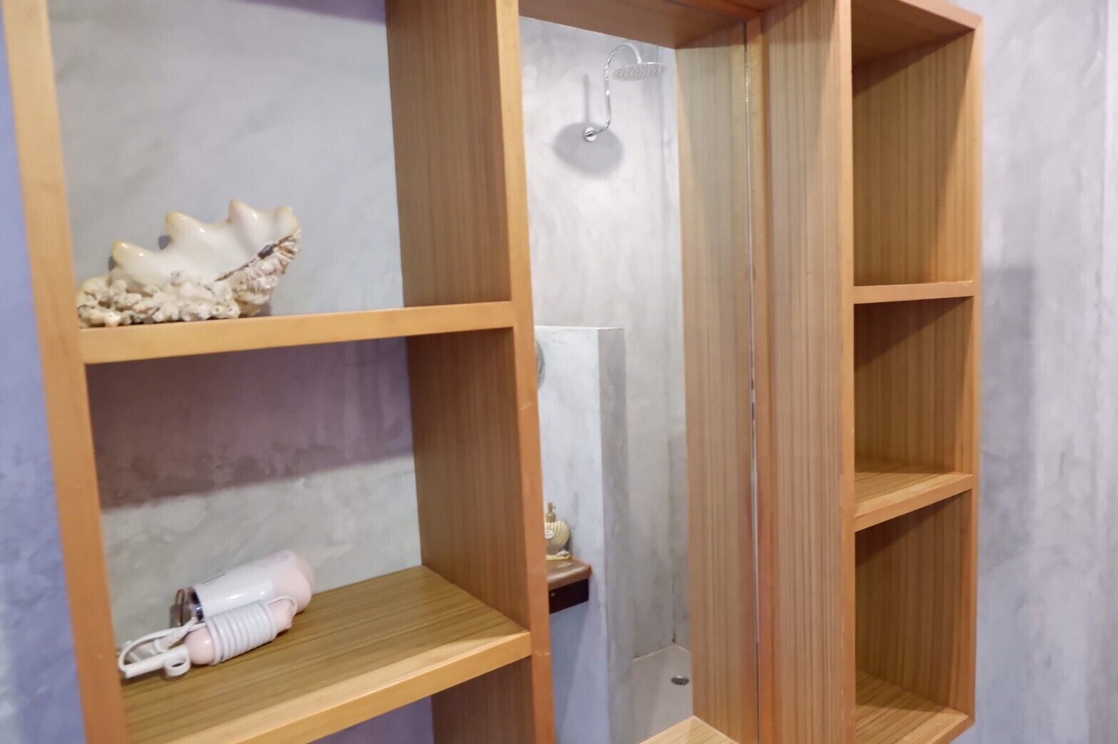 deluxe double room, 1 double bed | bathroom | shower, free toiletries, hair dryer, towels