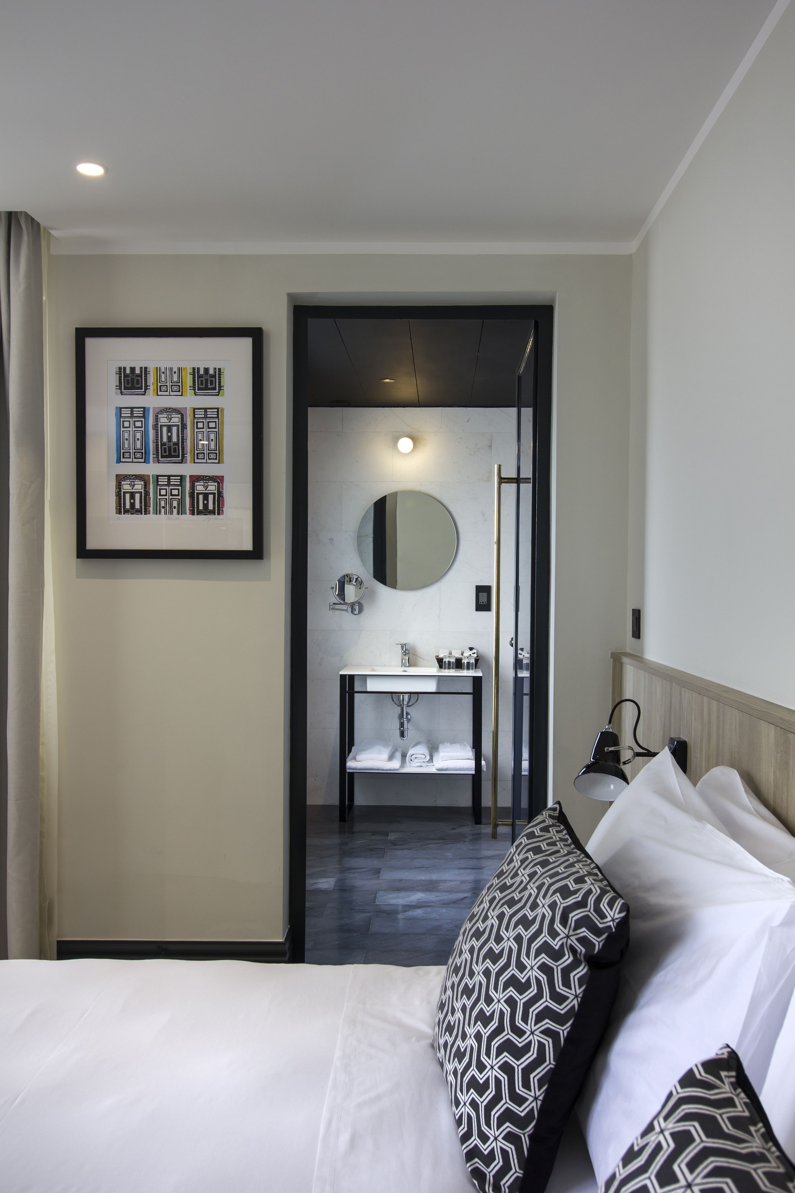 junior double or twin room, balcony (double or twin) | 1 bedroom, minibar, in-room safe, desk