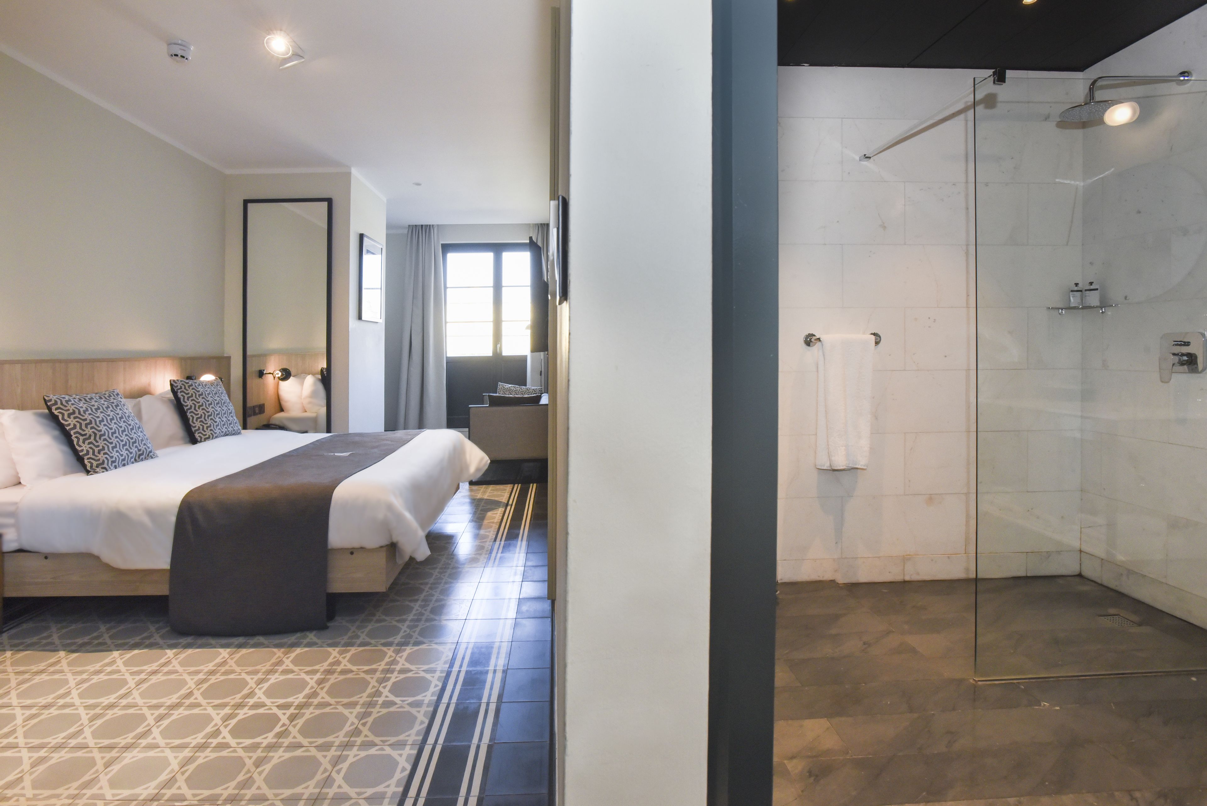 superior double or twin room, terrace (double or twin) | 1 bedroom, minibar, in-room safe, desk