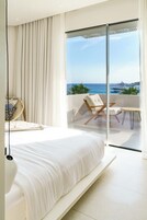 Fantasy Dream suite with private pool, Hot Tub and sea view | 1 多间卧室、埃及棉床单、高档床上用品、羽绒被