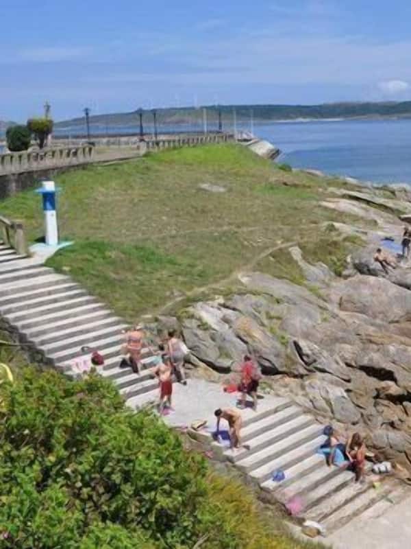 Sulla spiaggia, sabbia bianca
