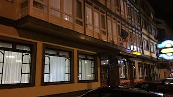 Façade de lâhĂ©bergement - soirĂ©e/nuit
