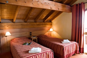 3 bedrooms, in-room safe, free cots/infant beds, free WiFi