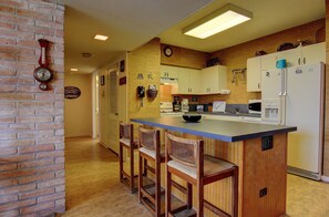 Condo, 2 Bedrooms | Private kitchen