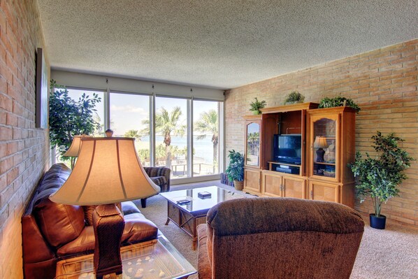 Huoneisto, 2 makuuhuonetta | Olohuone | DVD-soitin