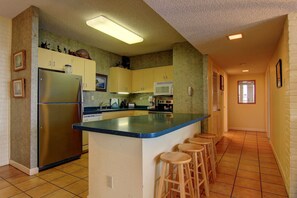 Condo, 2 Bedrooms | Private kitchen