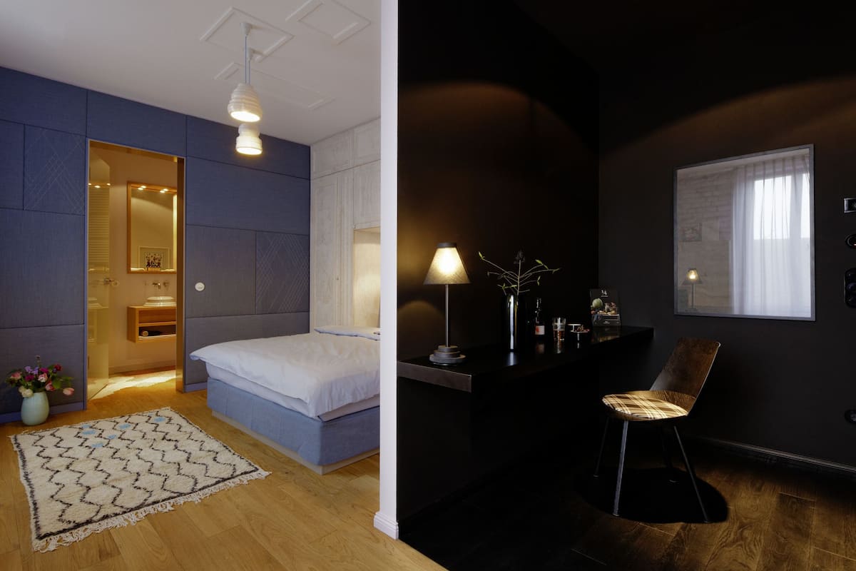 comfort plus libertines 25 | 1 bedroom, premium bedding, in-room safe, soundproofing