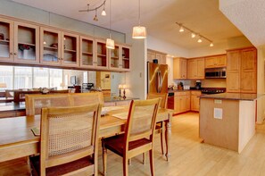 Condo, 2 Bedrooms | Private kitchen