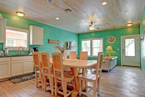 House, 6 Bedrooms | 6 bedrooms, free WiFi - Bonzai Bay SP1 2 8 9 (Port Aransas)