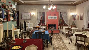 Breakfast, lunch, dinner served; Greek cuisine