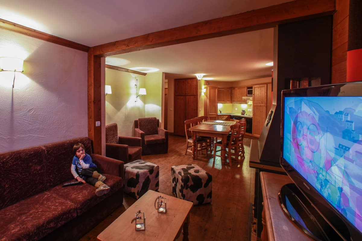 Appartement, 5 chambres | 1 chambre, coffres-forts dans les chambres, lits bébé (gratuits)