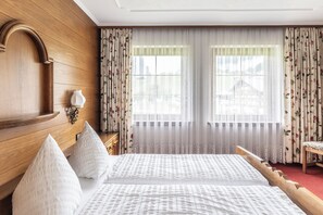 Family Room, 2 Bedrooms