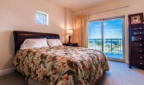 Room - Crystal Tower by Luxury Gulf Rentals (Gulf Shores)
