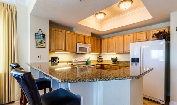 Private kitchen - Crystal Tower by Luxury Gulf Rentals (Gulf Shores)