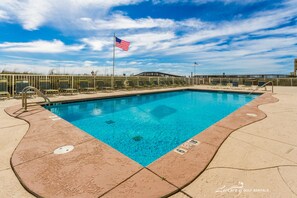 Outdoor pool - Edgewater West by Luxury Gulf Rentals (Gulf Shores)