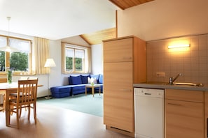 Family Apartment, 2 Bedrooms, 2 Bathrooms (Edelweiss - incl. 72€ Cleaning Fee) | Private kitchen