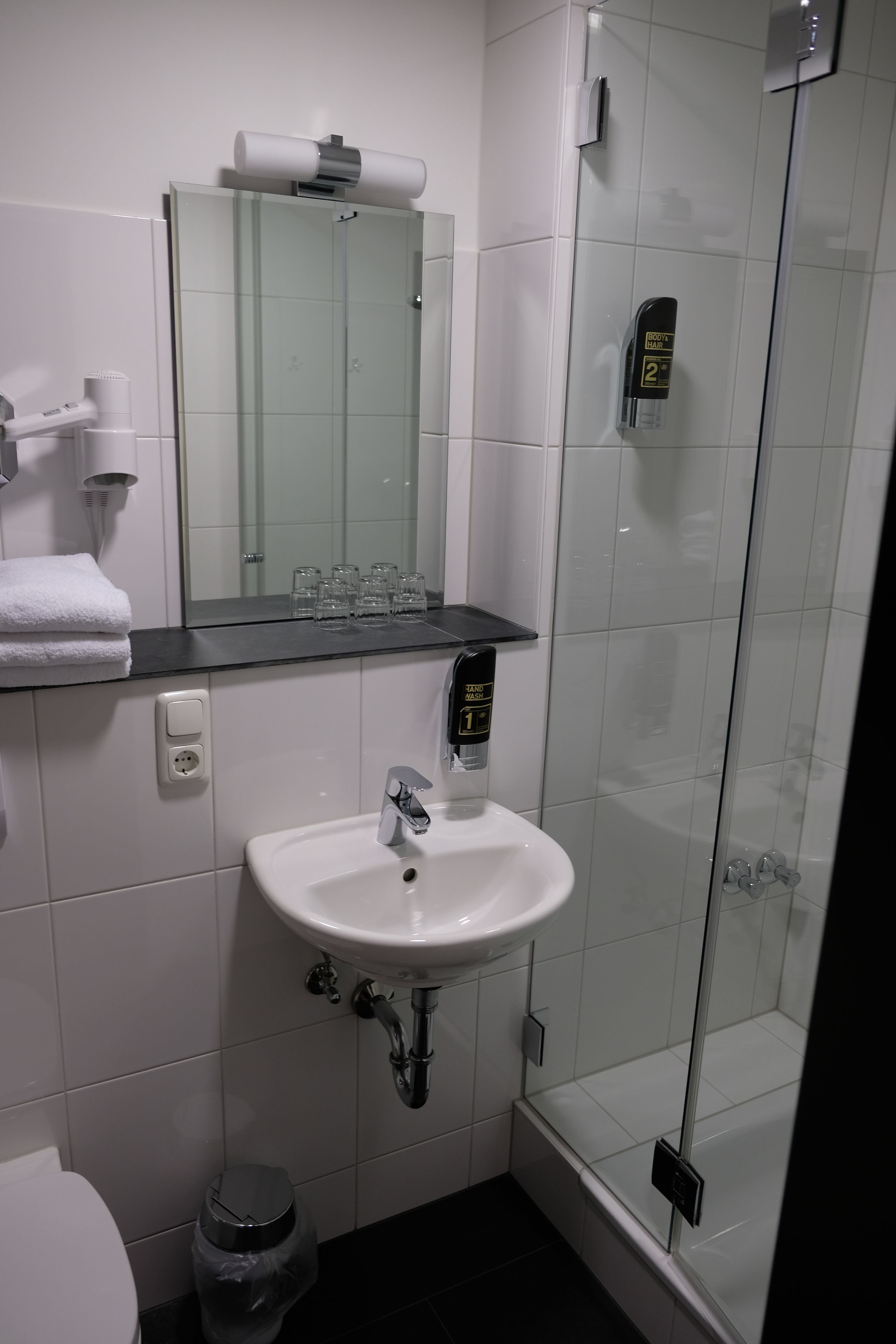 comfort triple room | bathroom | shower, free toiletries, hair dryer, towels