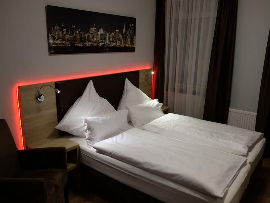 Habitación estándar doble | Escritorio y espacio para trabajar con un portátil