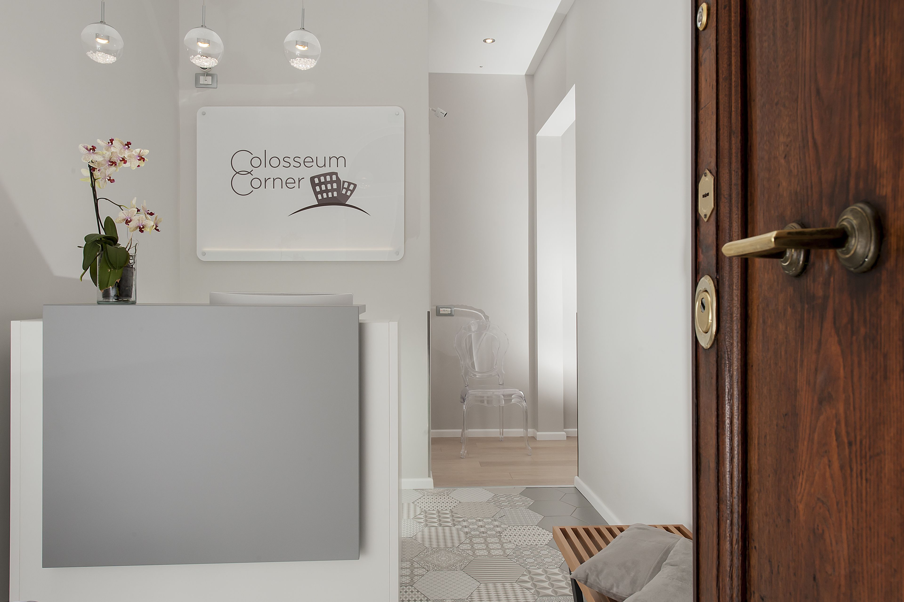 Photo - Colosseum Corner