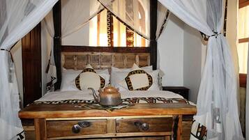 Premium bedding, individually furnished, blackout drapes, free WiFi