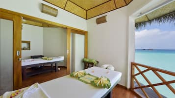 Couples treatment room(s), hot tub, body treatments, aromatherapy